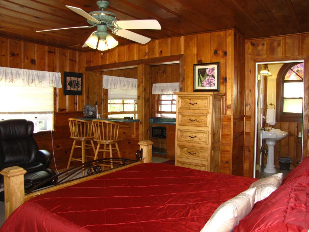 Lake Place Resort Glenhaven Room photo