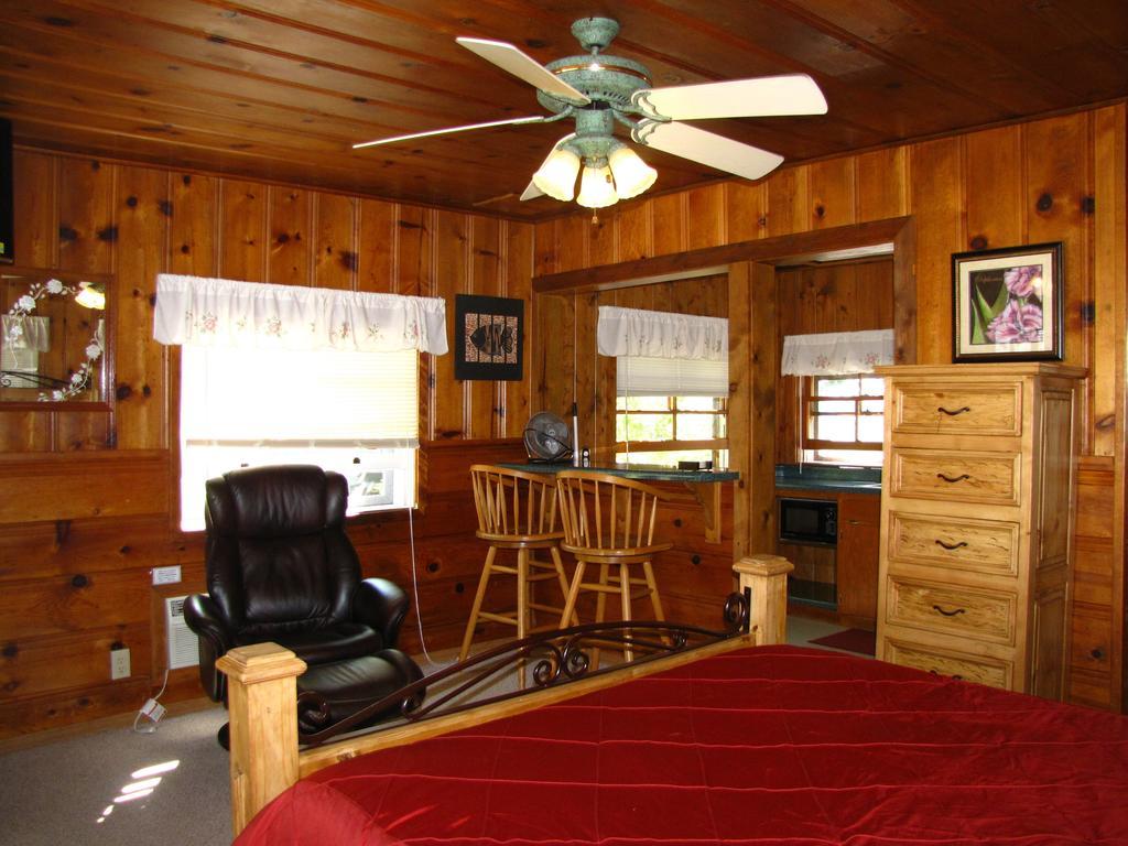 Lake Place Resort Glenhaven Room photo